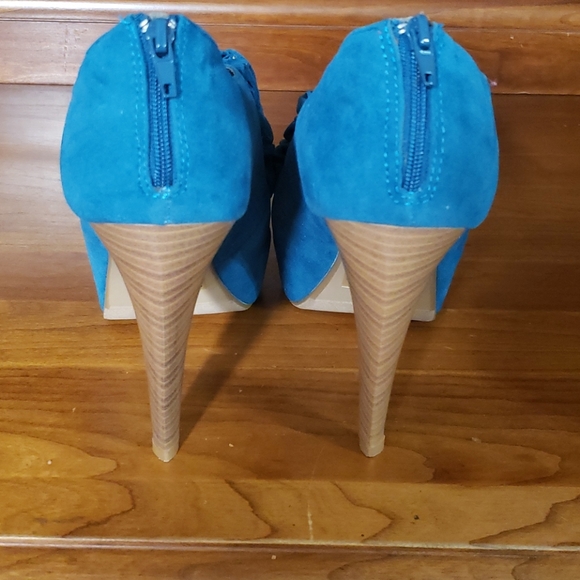 Ruffled heels - Picture 4 of 4